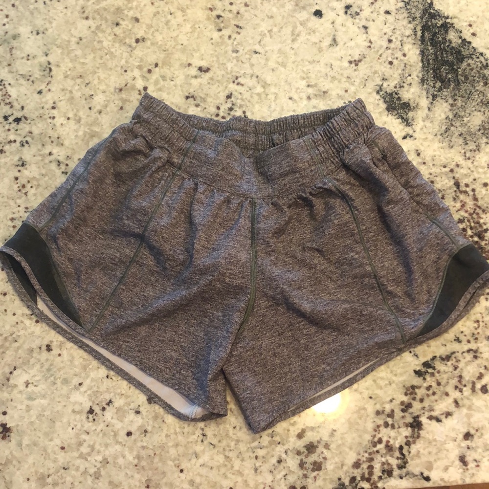 Lululemon hotty hot 4” shorts